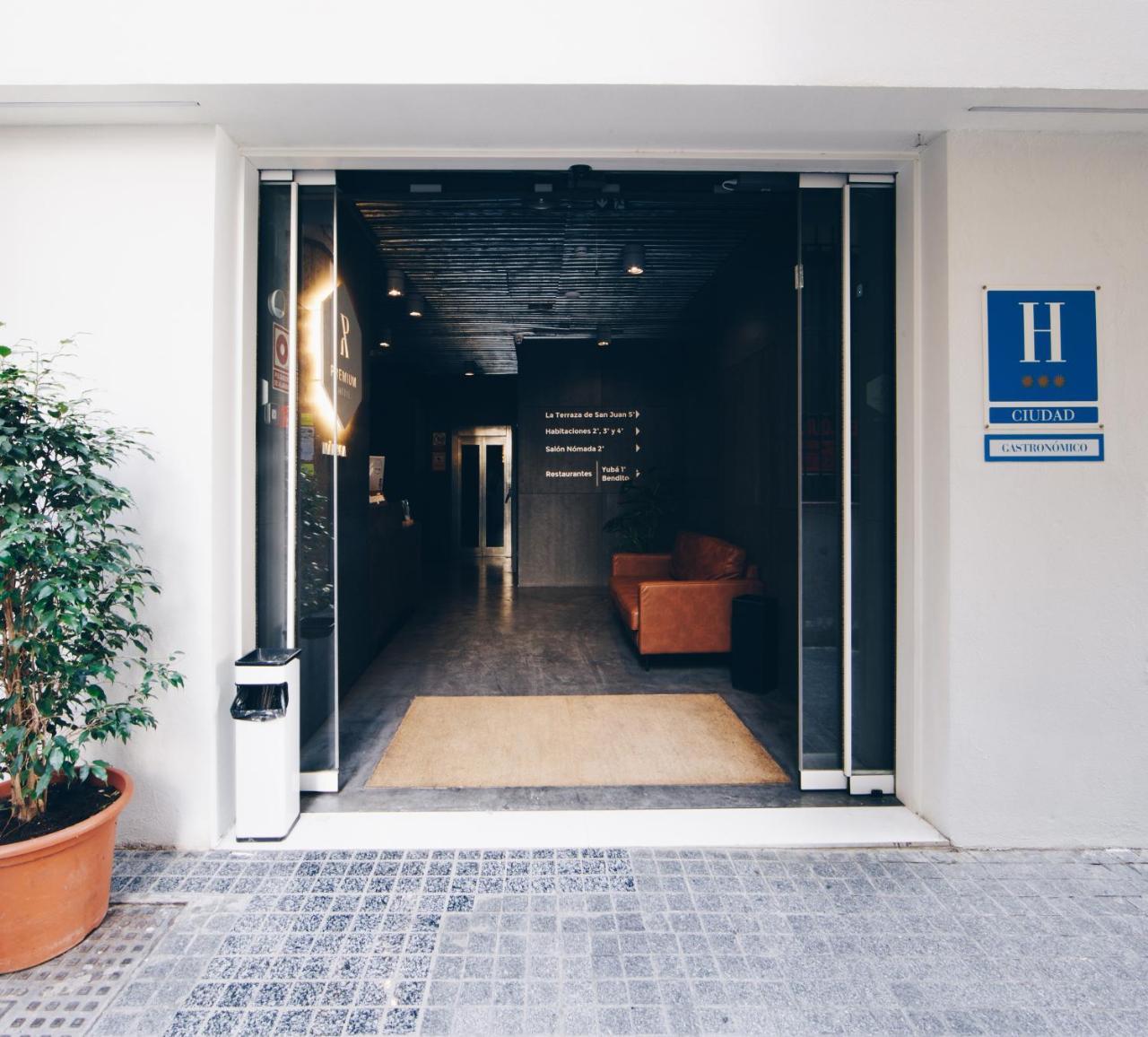 Malaga Premium Hotel ภายนอก รูปภาพ